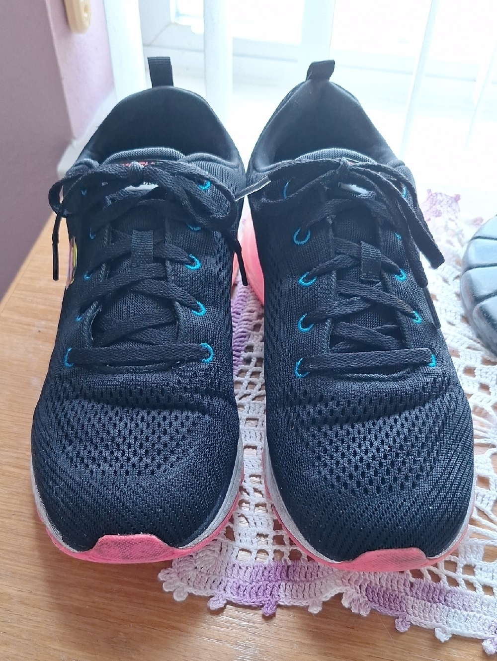 Skechers Black Lite Weight ,Pink ,clear Gel Sole Sneakers Breathable Mesh
